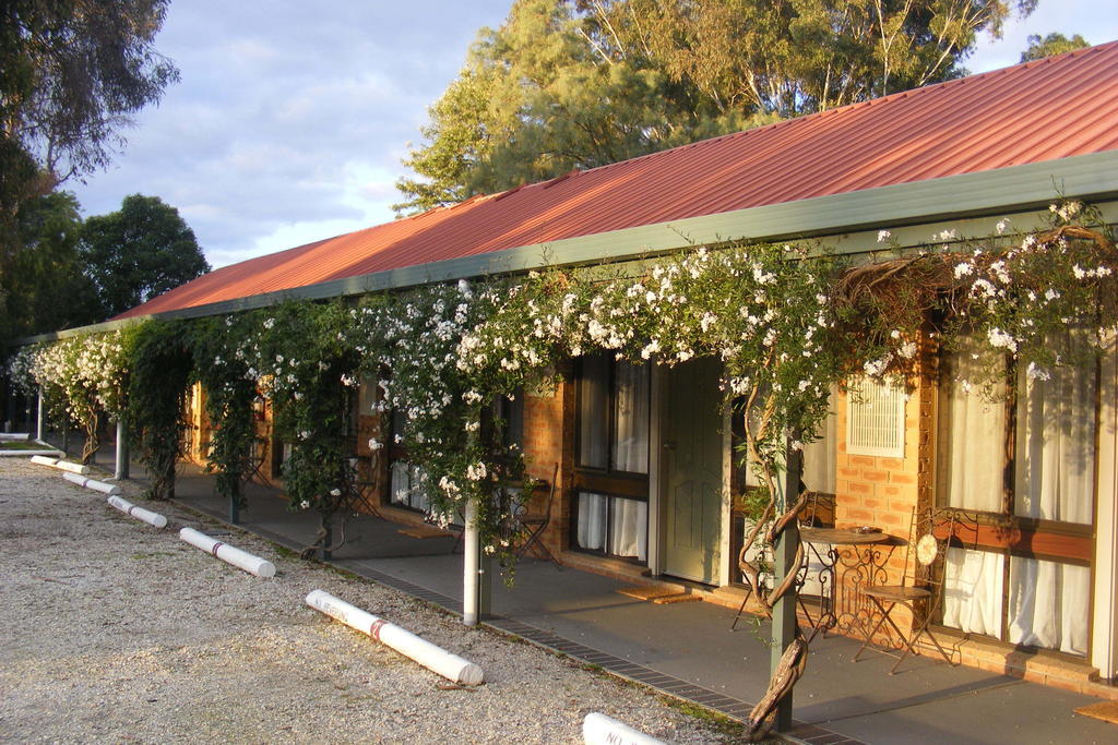 Jolly Swagman Motor Inn ホルブルーク エクステリア 写真