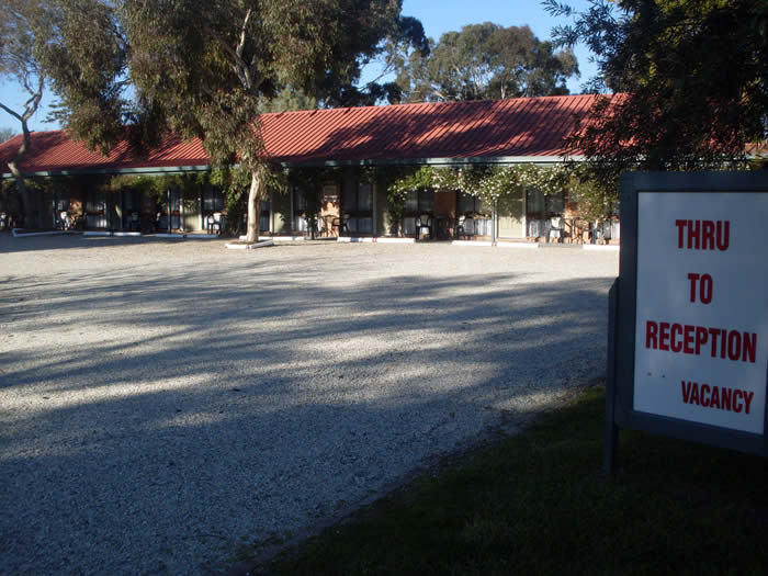 Jolly Swagman Motor Inn ホルブルーク エクステリア 写真