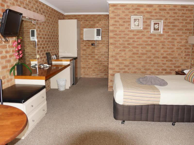 Jolly Swagman Motor Inn ホルブルーク エクステリア 写真
